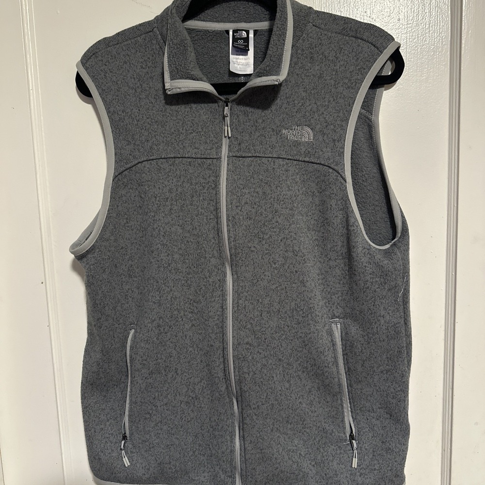The North Face Fleece Vest Mens Medium Full Zip Gray Outdoors circular design